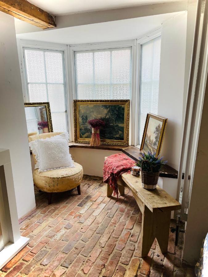 The Beehive, Ground Floor Apartment In Norfolk, No Shared Amenities Downham Market Esterno foto