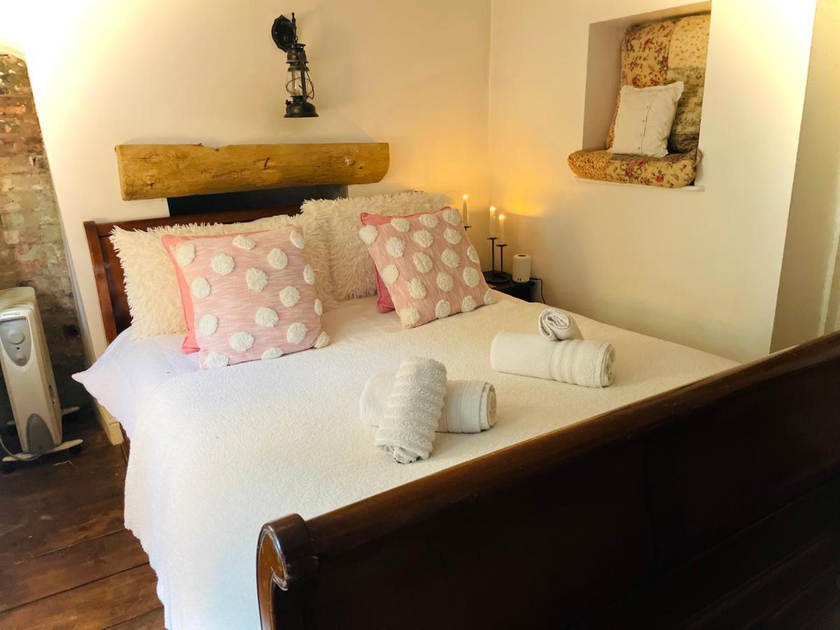 The Beehive, Ground Floor Apartment In Norfolk, No Shared Amenities Downham Market Esterno foto