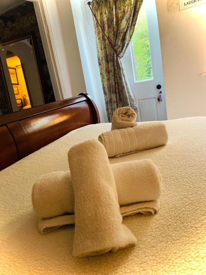 The Beehive, Ground Floor Apartment In Norfolk, No Shared Amenities Downham Market Esterno foto